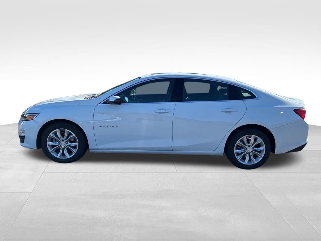 Used 2024 Chevrolet Malibu LT image 2