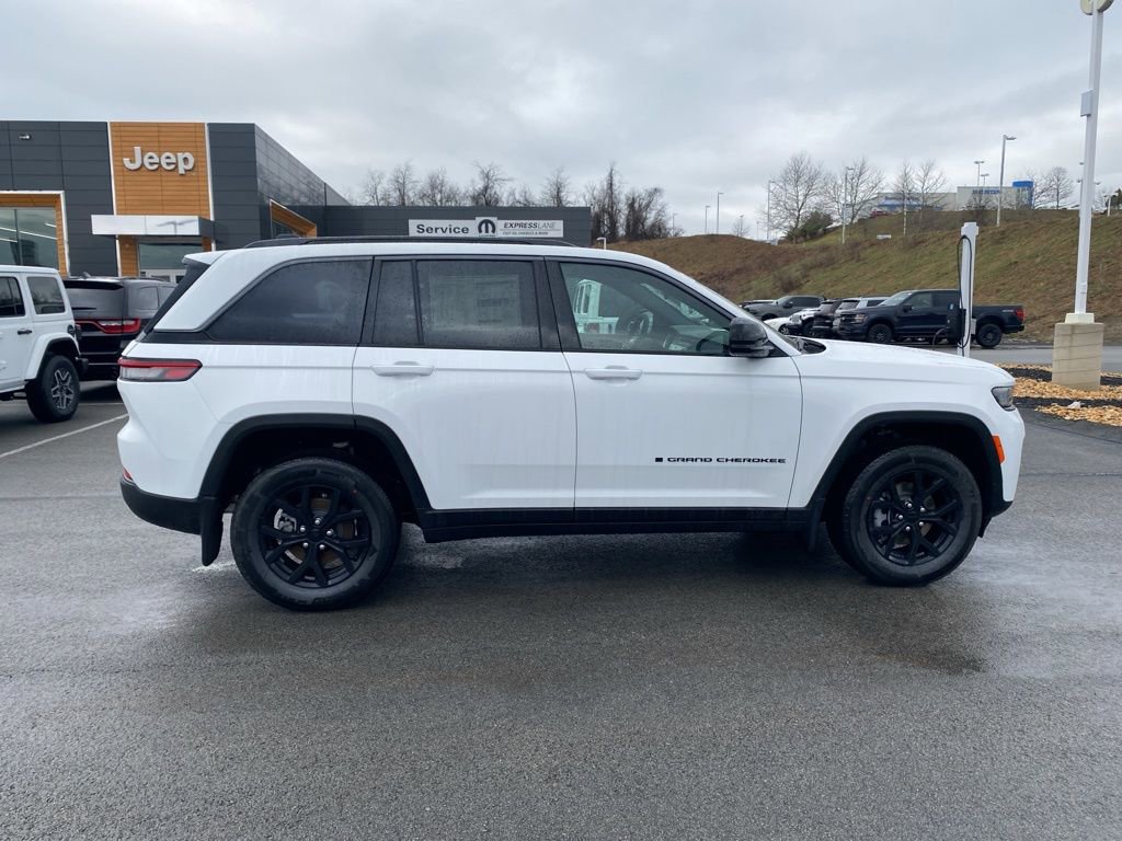 New 2026 Jeep Grand Cherokee Altitude AWD/4WD image 2