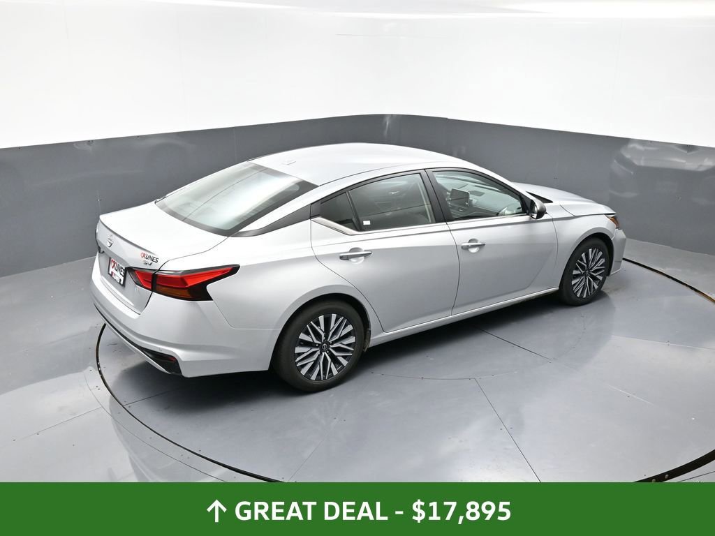 Used 2024 Nissan Altima 2.5 SV image 40