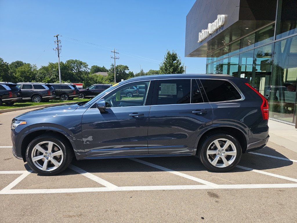 Used 2022 Volvo XC90 T5 Momentum AWD/4WD image 2