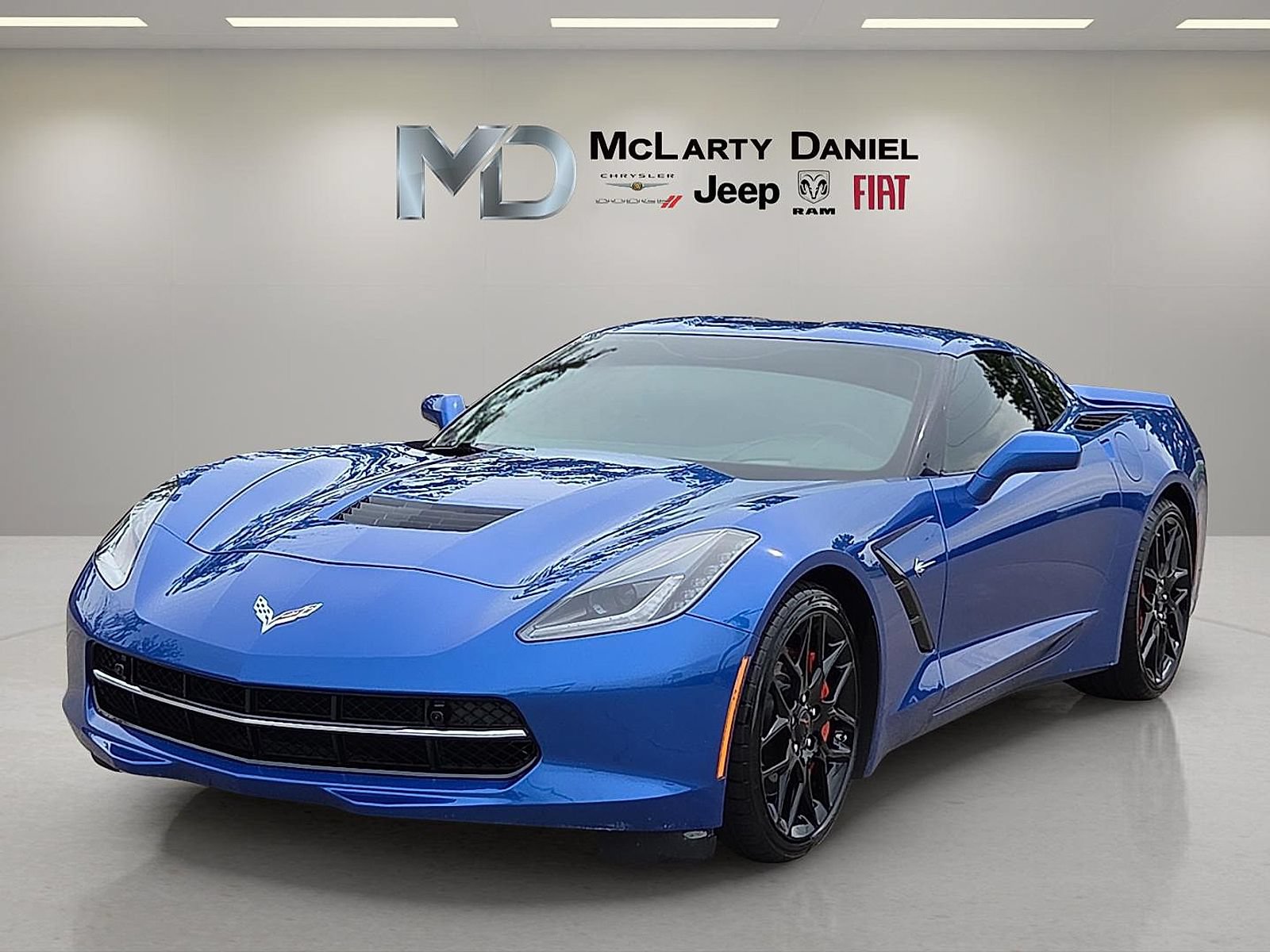 Used 2019 Chevrolet Corvette Stingray Coupe RWD image 2