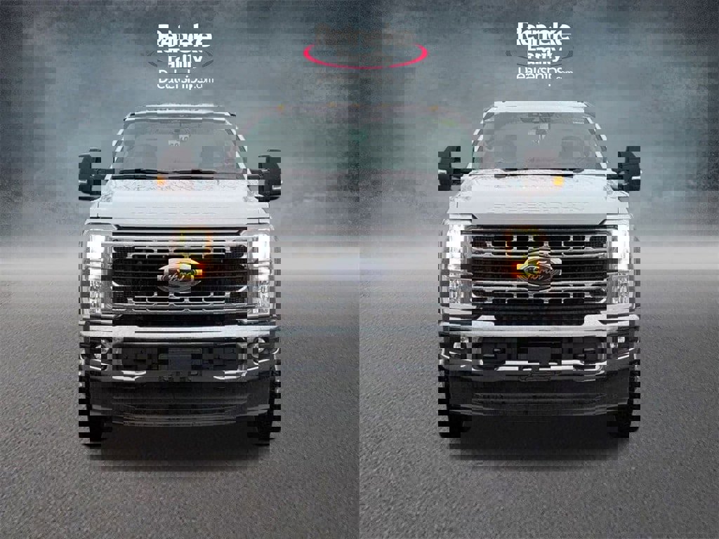 New 2025 Ford F550 4x4 Regular Cab Super Duty image 2