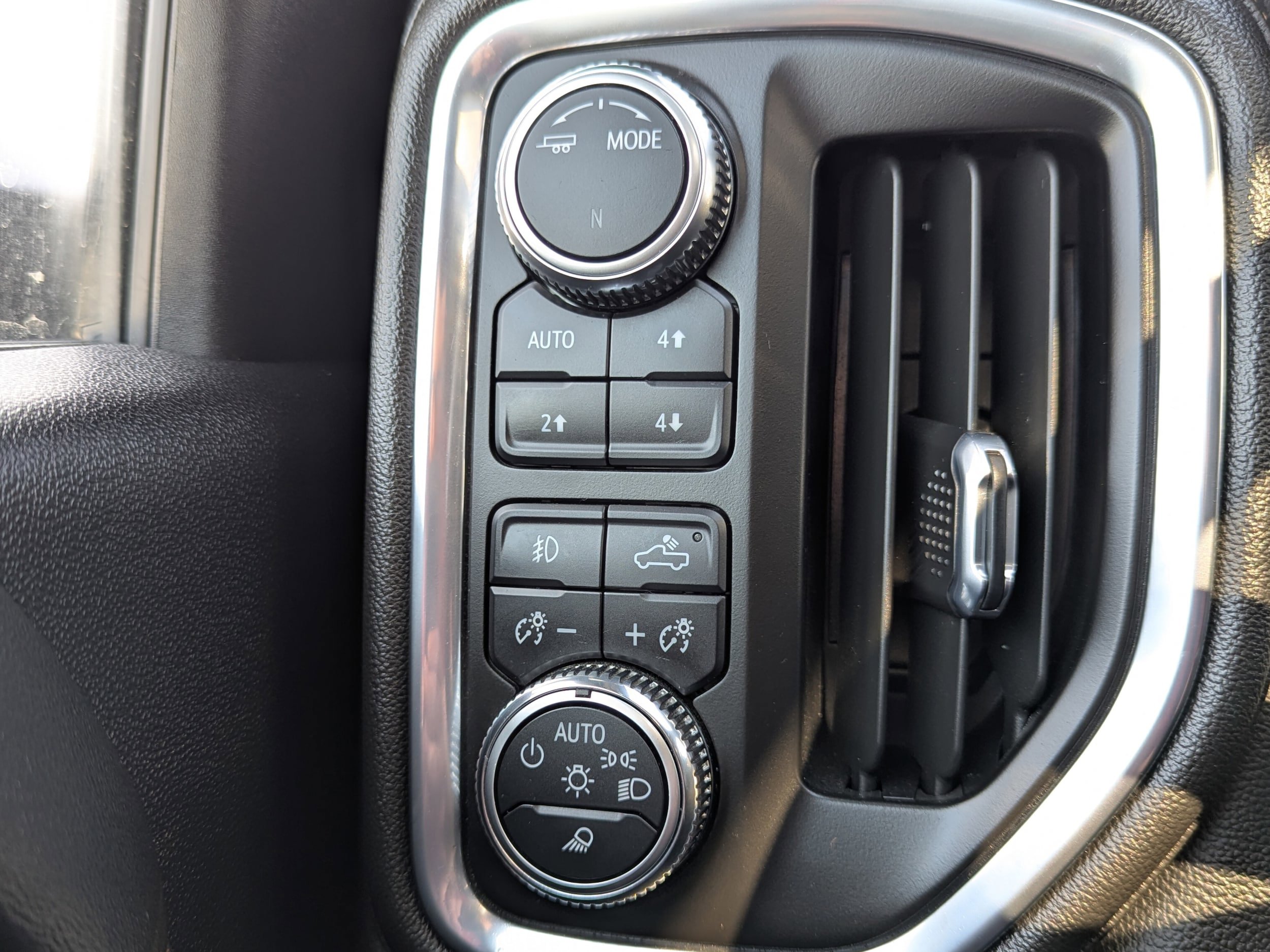 Used 2022 GMC Sierra 2500 AT4 w/ AT4 Premium Plus Package AWD/4WD image 21