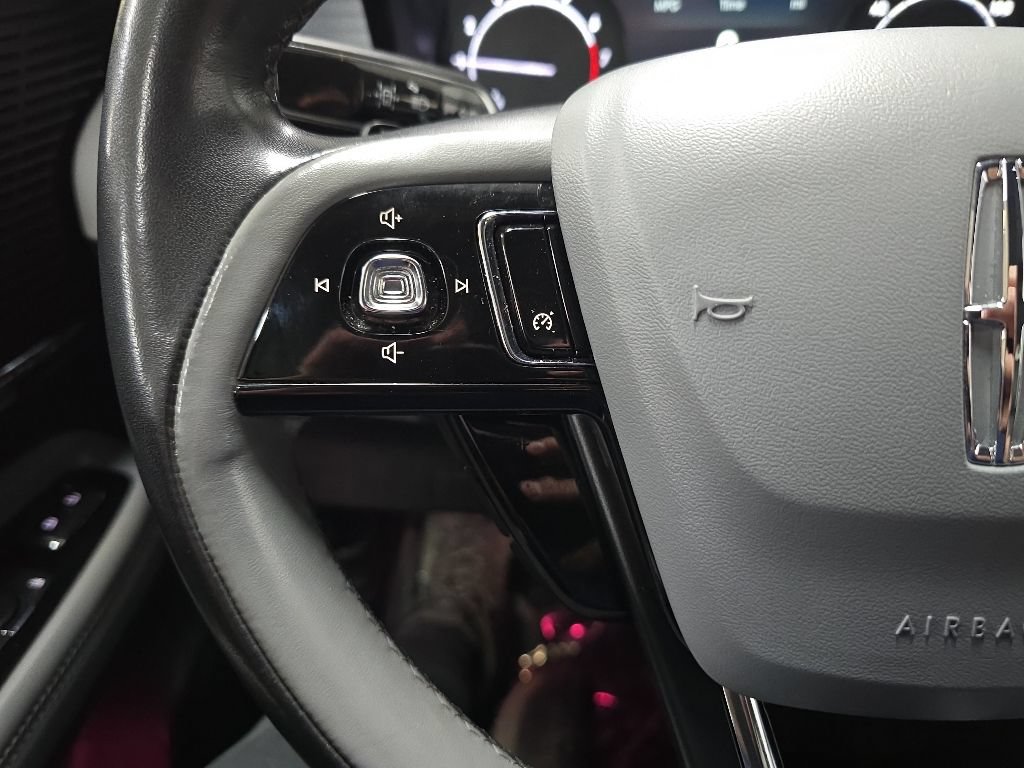Used 2021 Lincoln Corsair AWD w/ Premium Package image 23