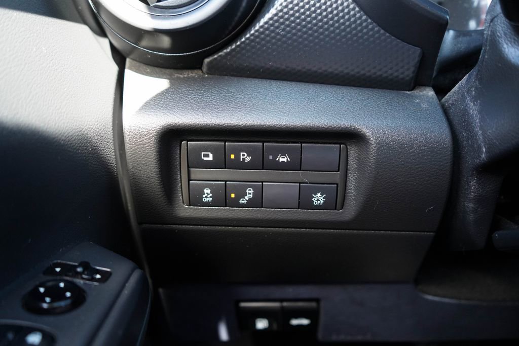 Used 2022 Nissan Kicks S FWD image 29