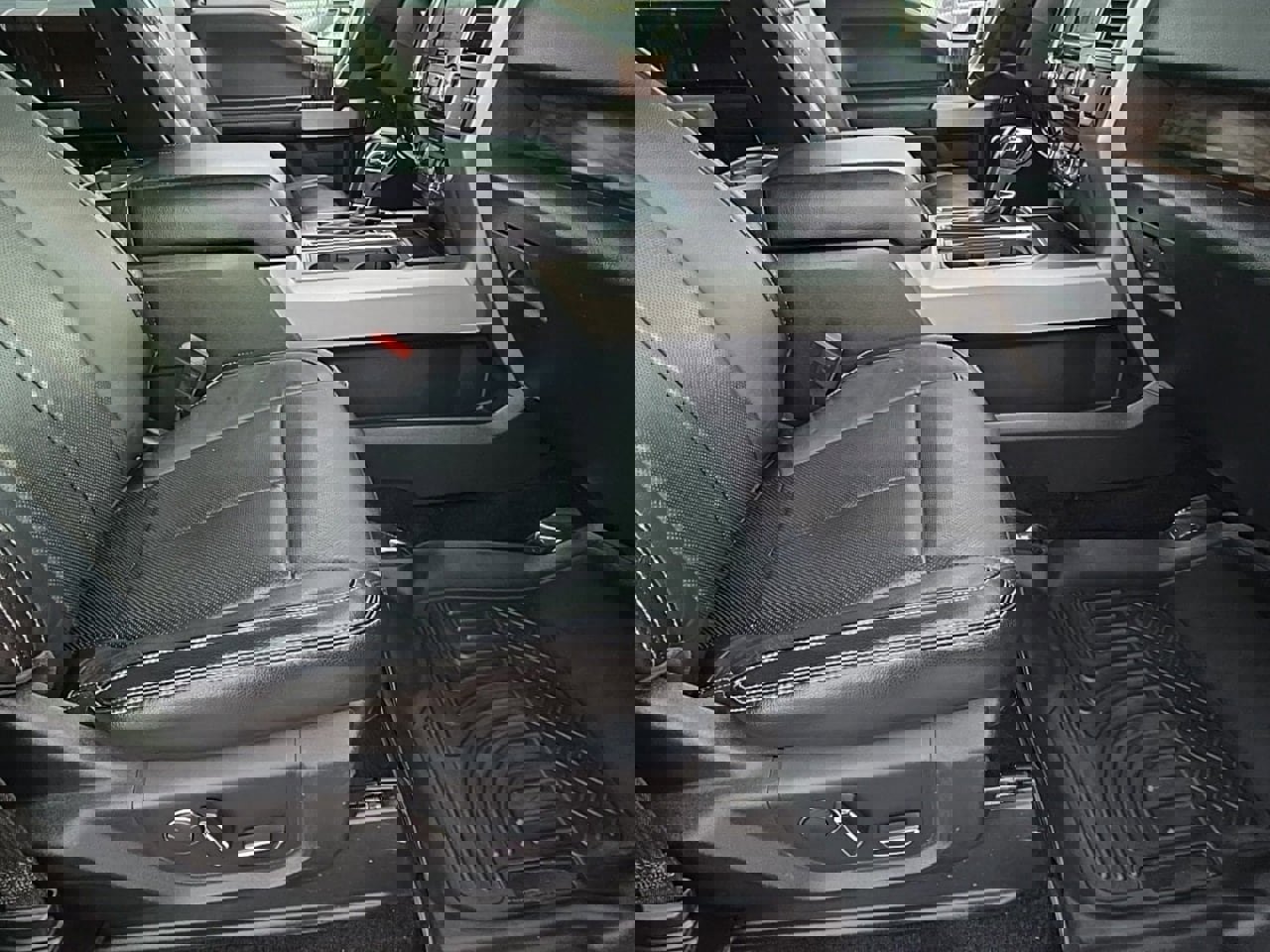 Used 2018 Ford F150 Lariat w/ Equipment Group 501A Mid image 38