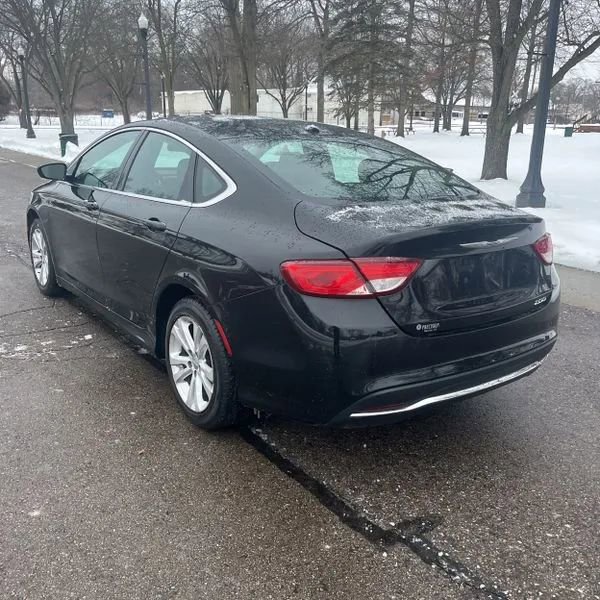 Used 2015 Chrysler 200 Limited w/ Convenience Group image 2