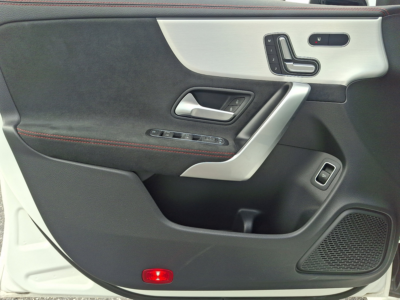 Used 2023 Mercedes-Benz CLA 250 4MATIC image 23