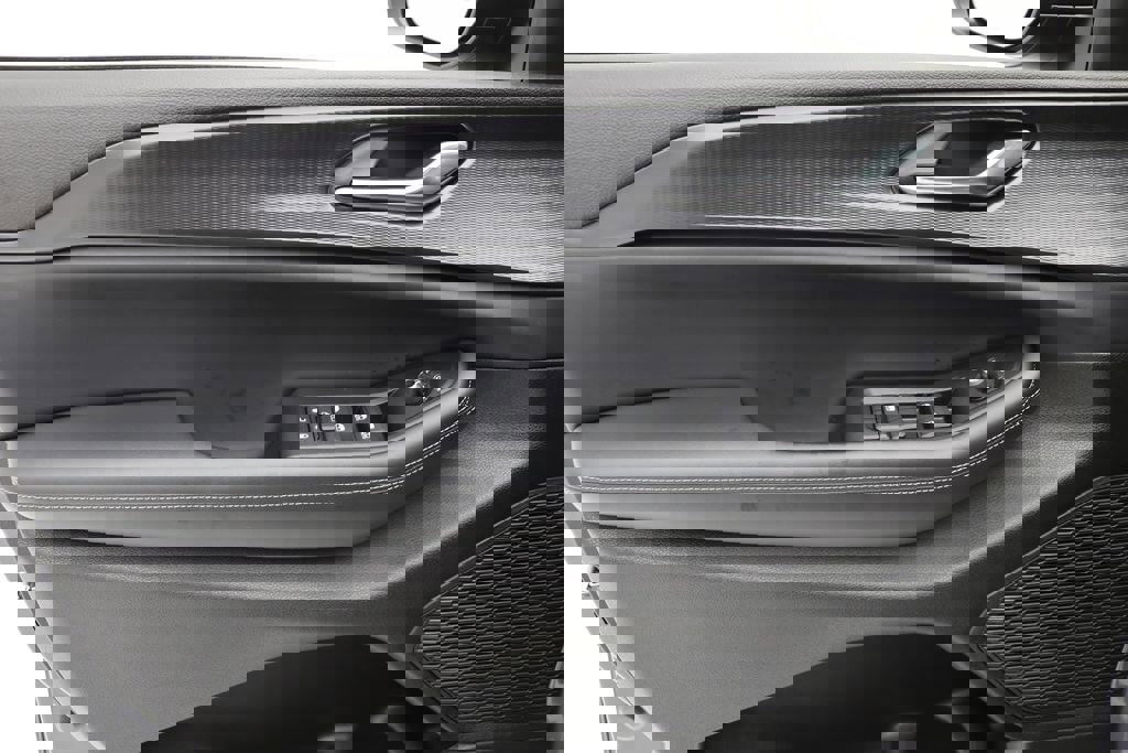 Used 2025 Jeep Grand Cherokee L Laredo image 14