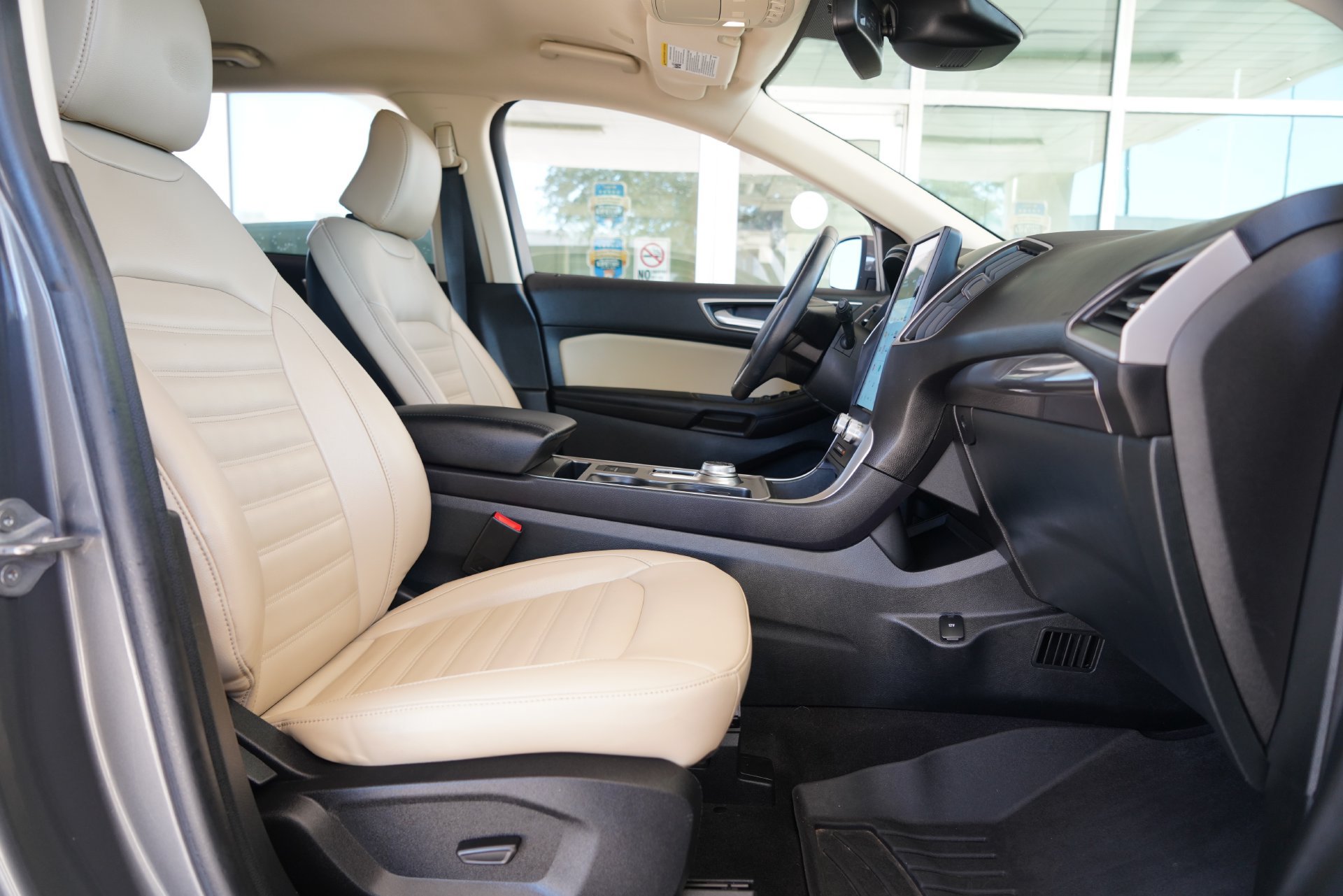 Used 2024 Ford Edge SEL AWD/4WD image 23