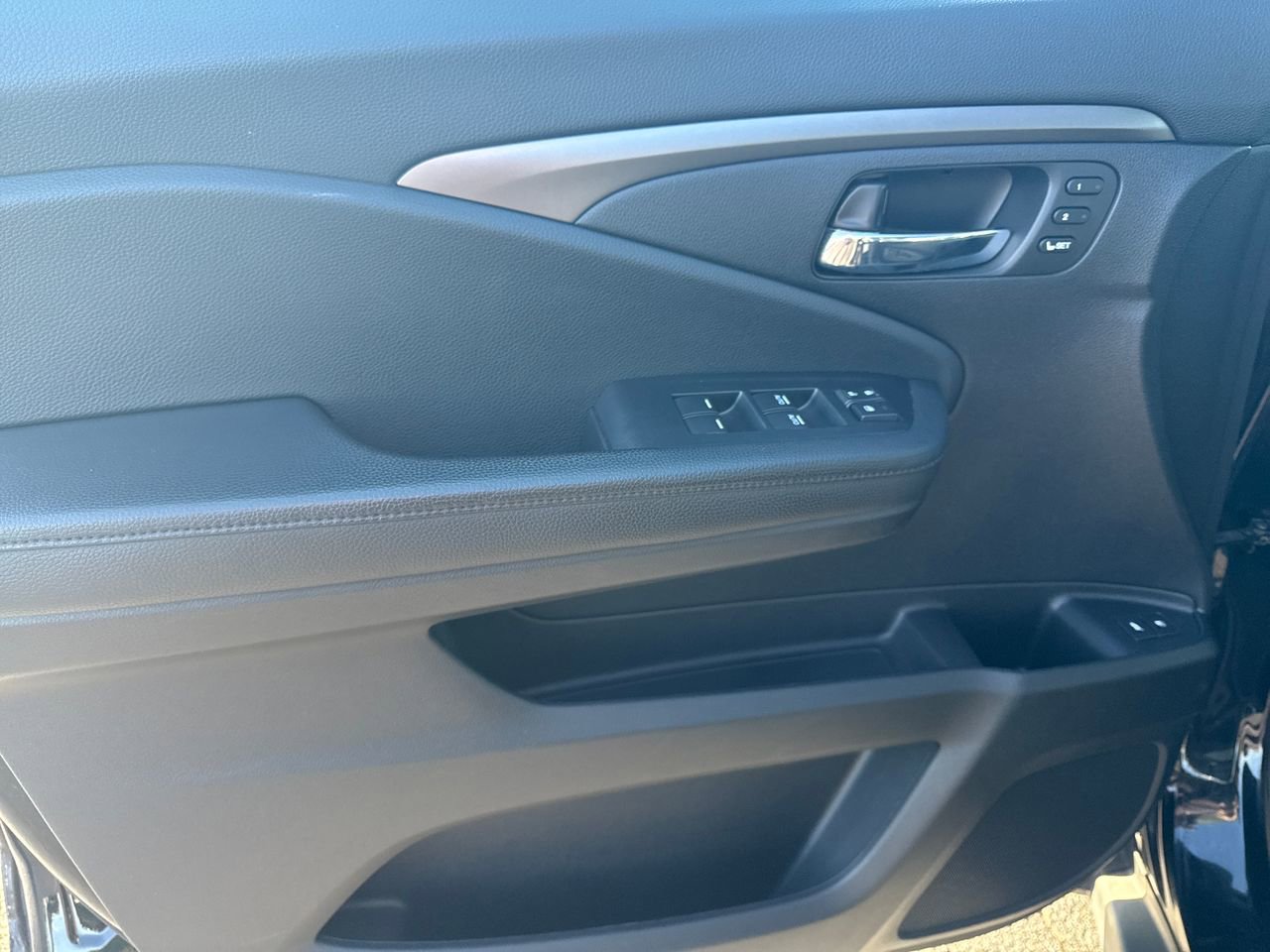 Used 2022 Honda Pilot Black Edition image 14