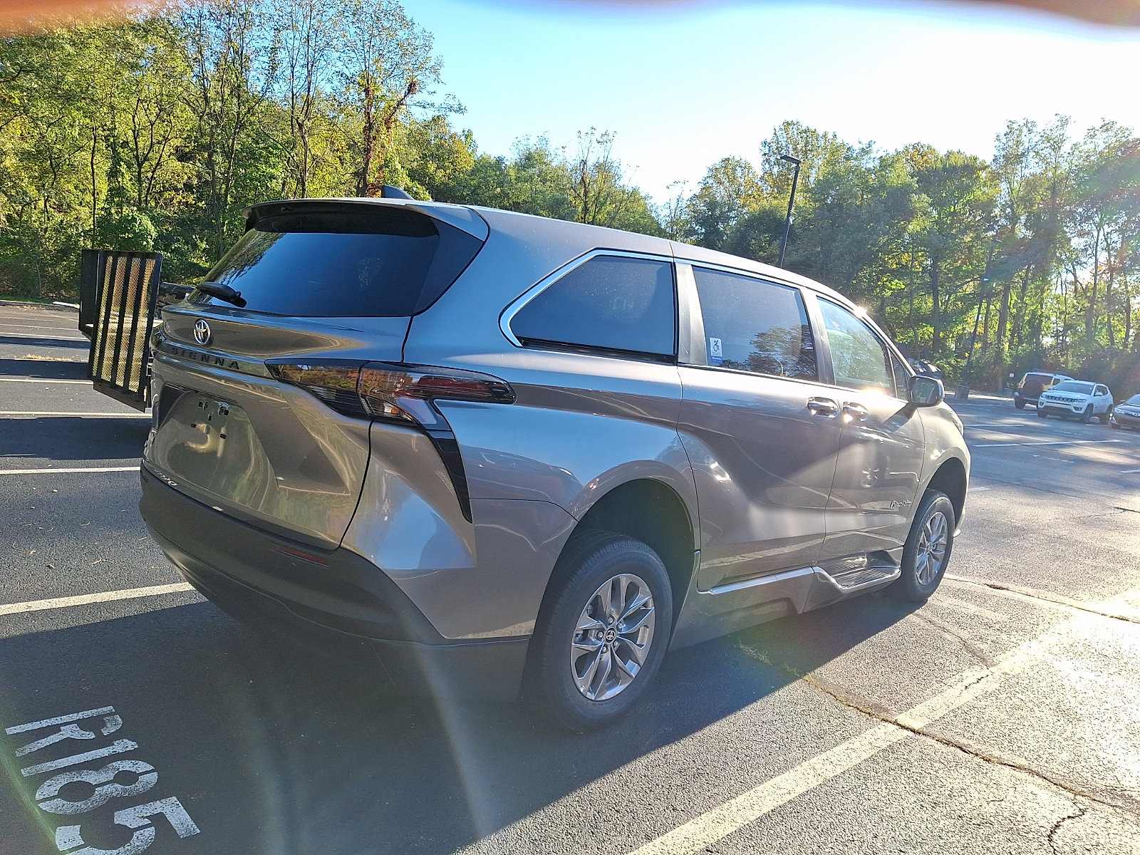 Used 2026 Toyota Sienna LE FWD image 4