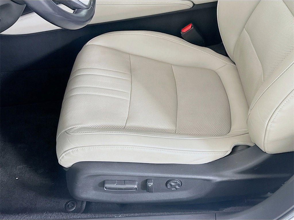 Used 2021 Honda Accord Touring image 11