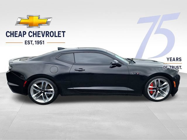 Used 2022 Chevrolet Camaro LT w/ RS Package RWD image 7
