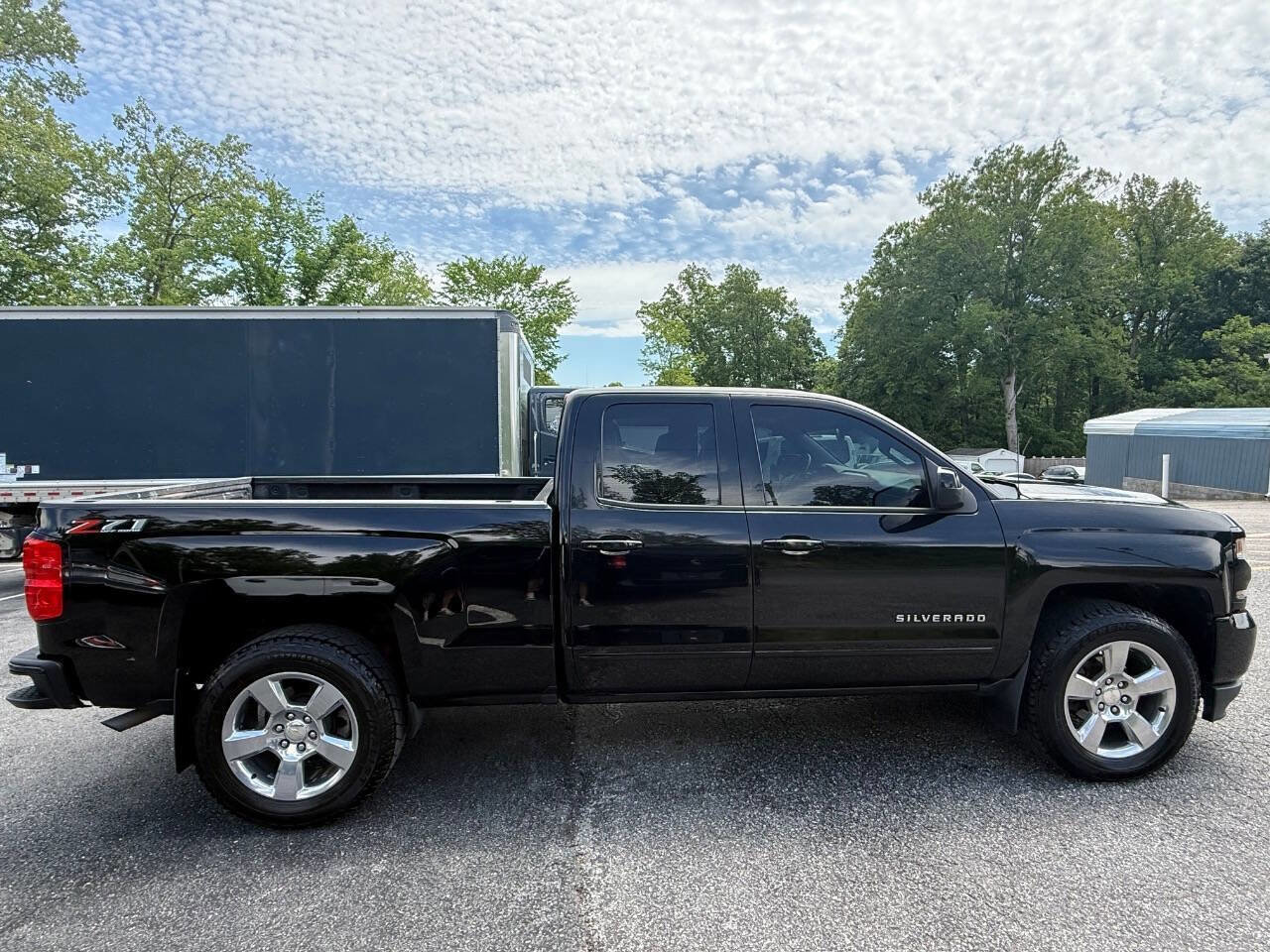 Used 2018 Chevrolet Silverado 1500 LT w/ All Star Edition AWD/4WD image 4