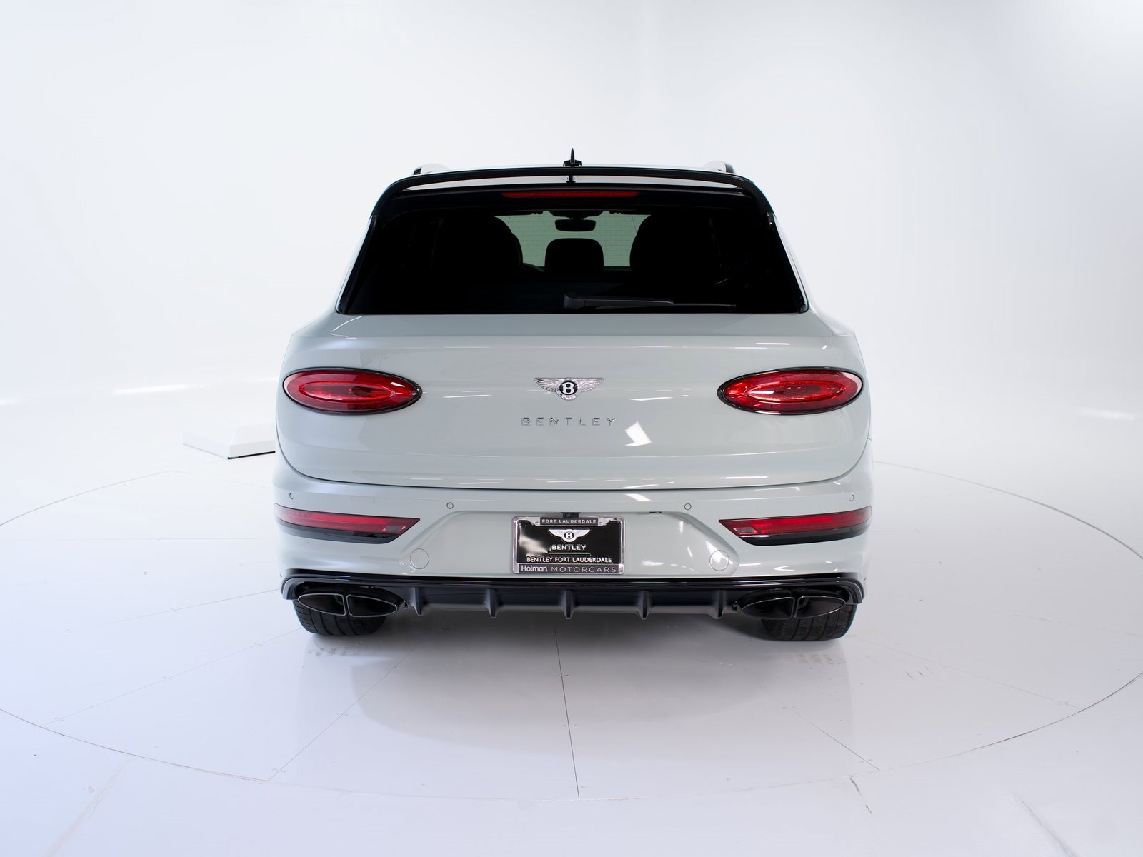 Used 2025 Bentley Bentayga image 4