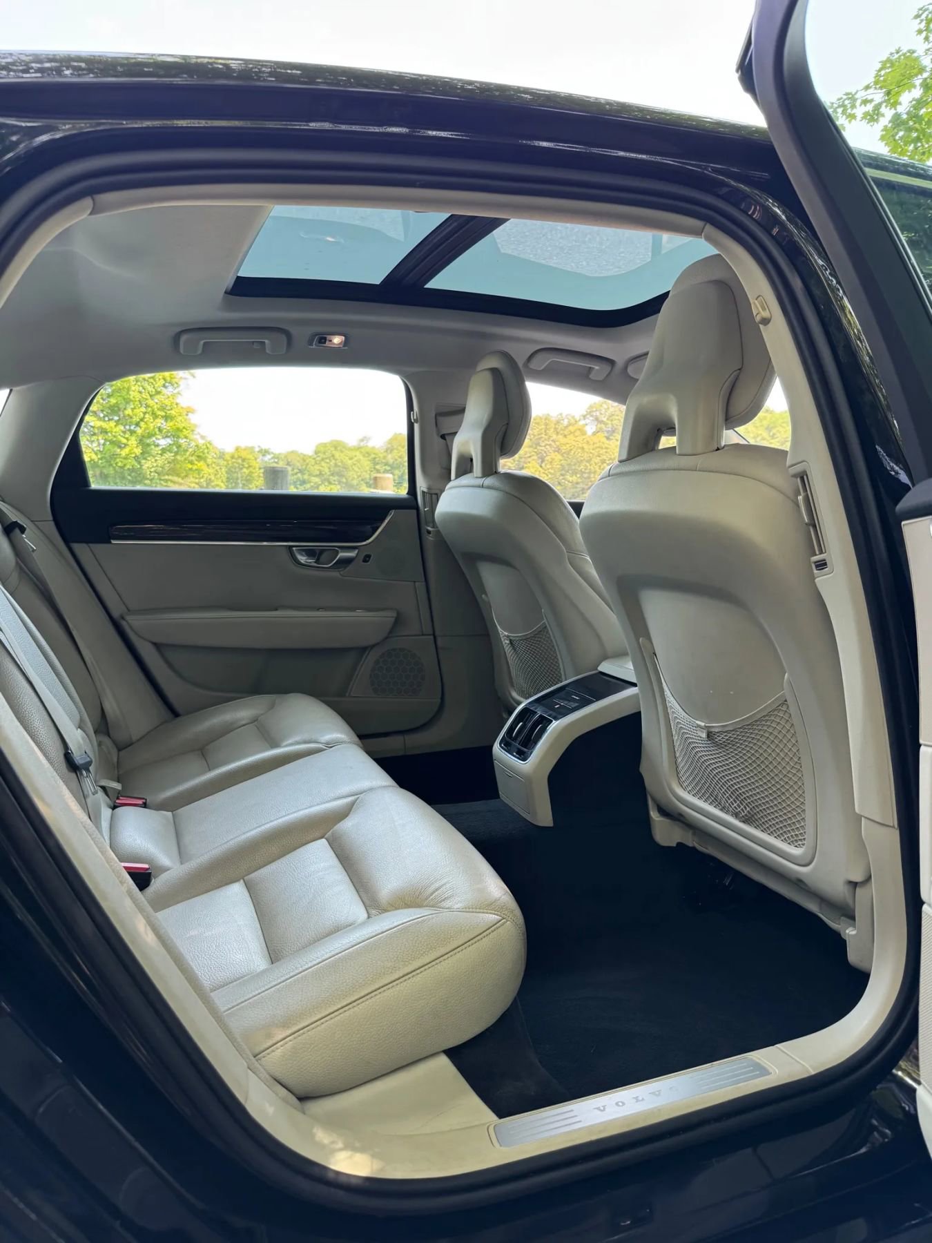 Used 2018 Volvo S90 T5 Momentum w/ Convenience Package image 15