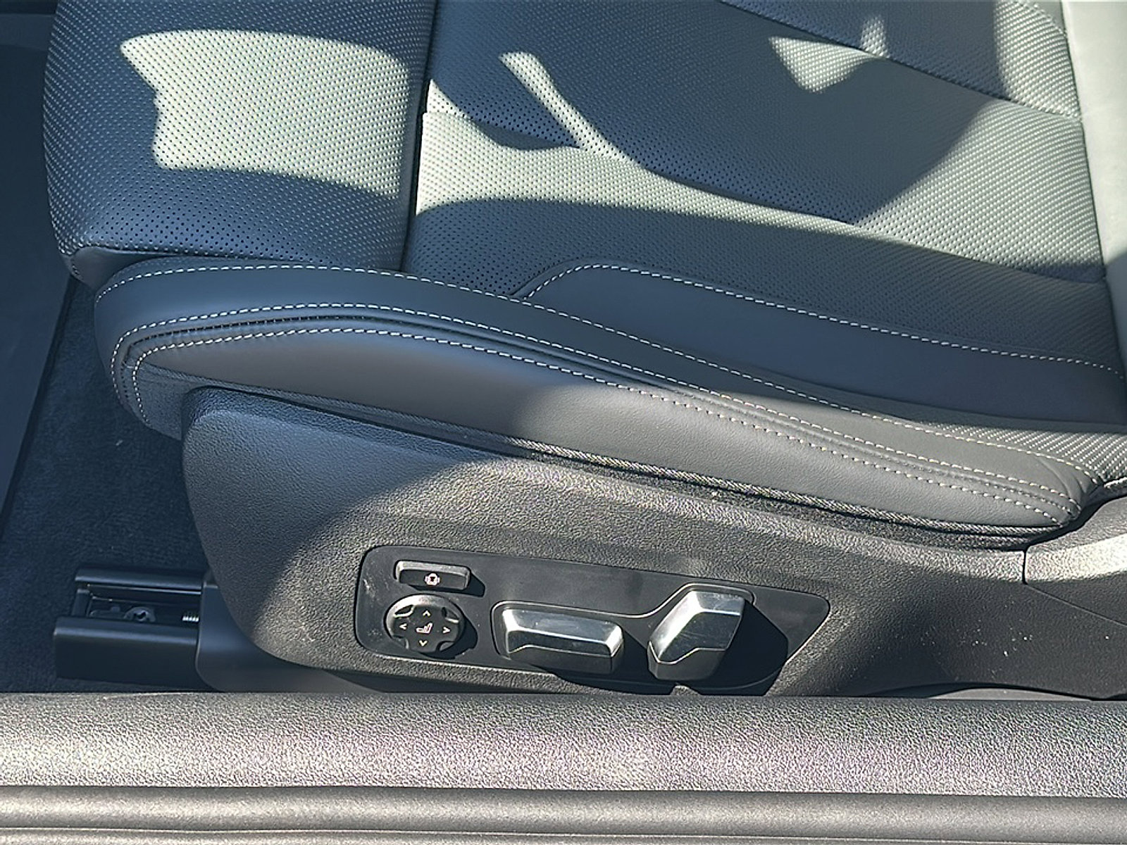 New 2026 BMW 840i Convertible image 15