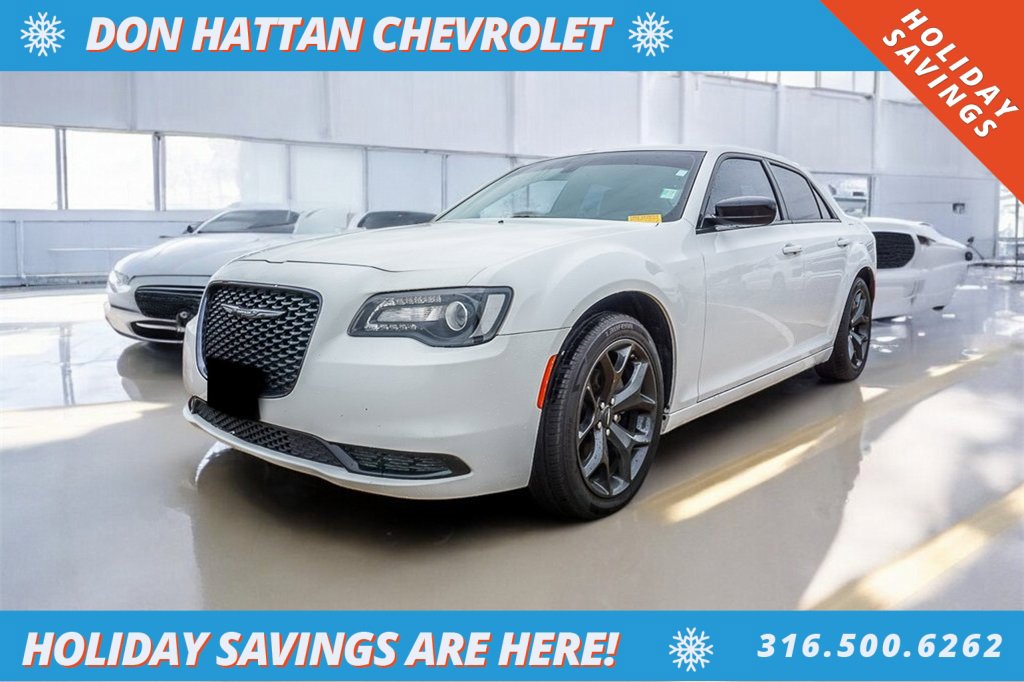 Used 2023 Chrysler 300 Touring w/ Sport Appearance Package image 25