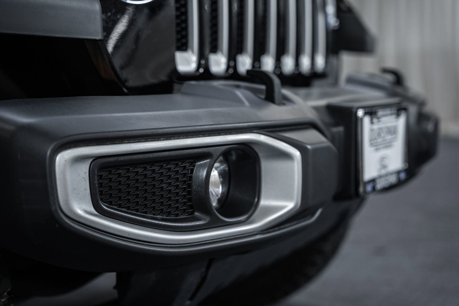 Used 2021 Jeep Wrangler Unlimited Sahara w/ Uconnect 4C Nav & Sound Group AWD/4WD image 13
