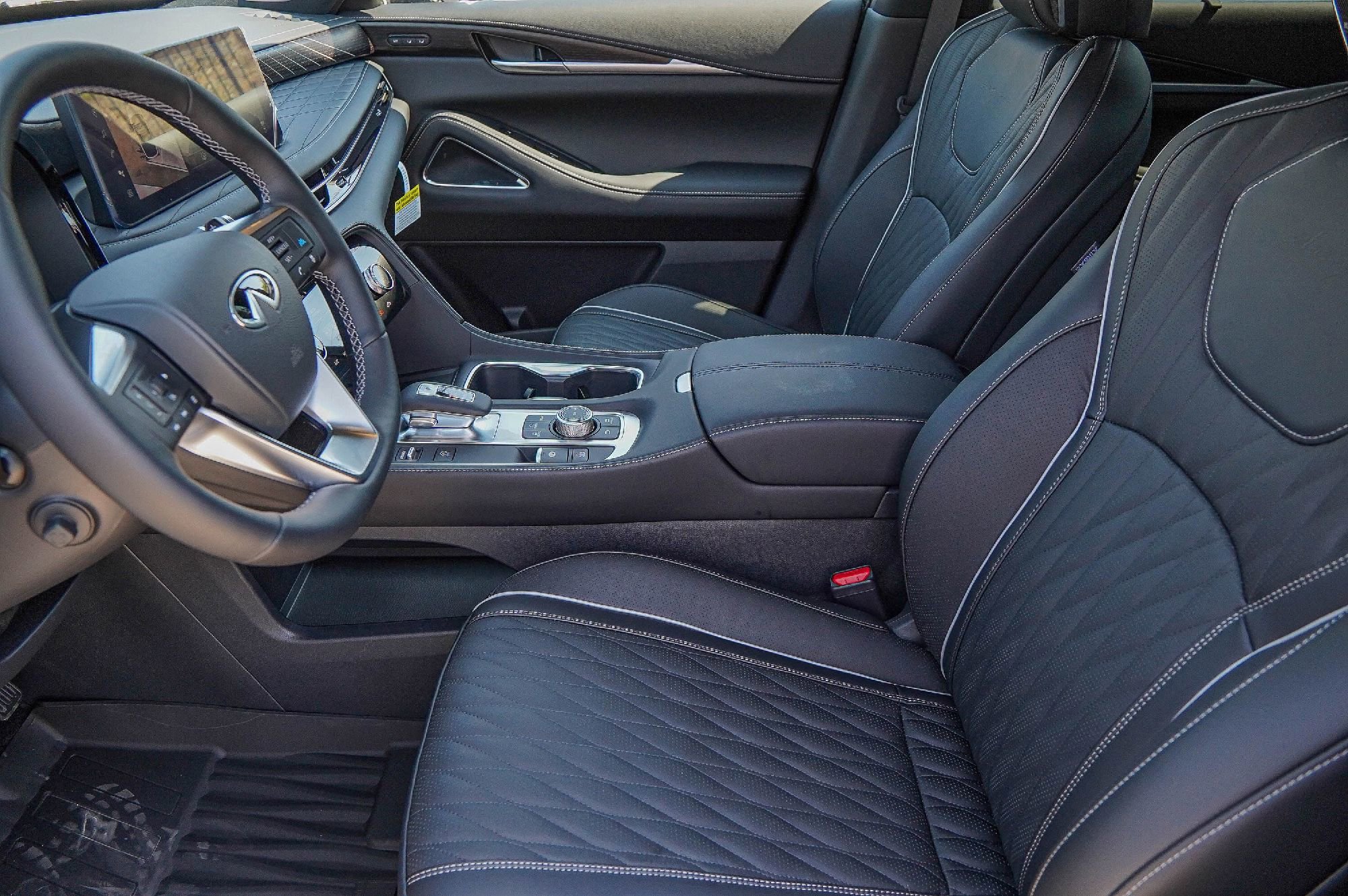 New 2026 INFINITI QX60 Autograph w/ Dark Cargo Package image 10