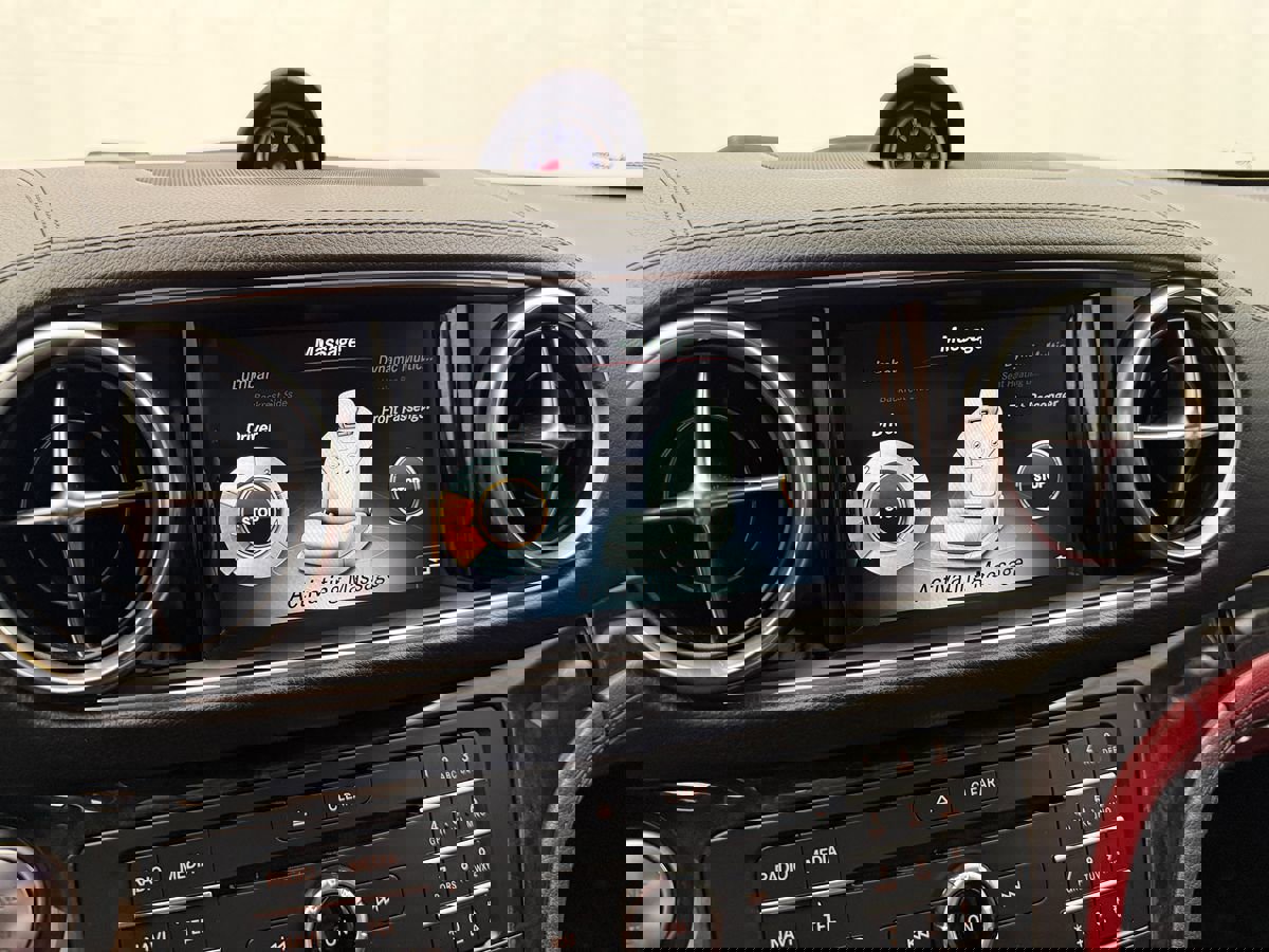 Used 2017 Mercedes-Benz SL 550 image 27