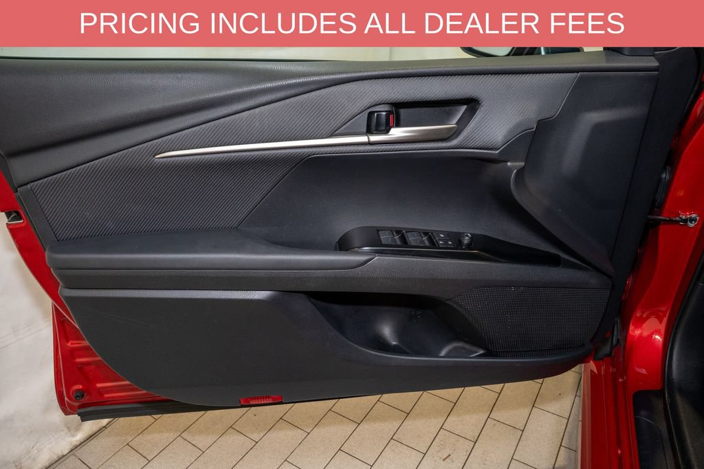 Used 2025 Toyota Camry SE FWD image 11