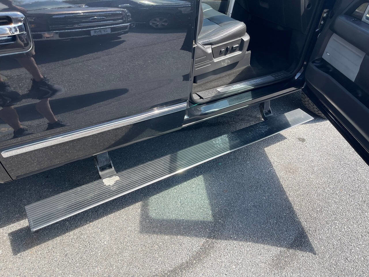 Used 2013 Ford F150 Platinum image 38