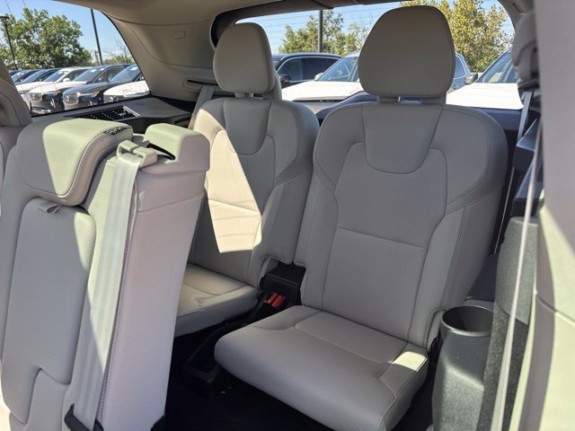Certified 2025 Volvo XC90 T8 Plus AWD/4WD image 13