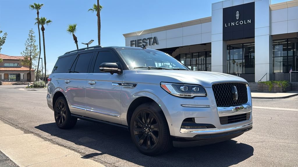 Used 2022 Lincoln Navigator Black Label AWD/4WD image 2