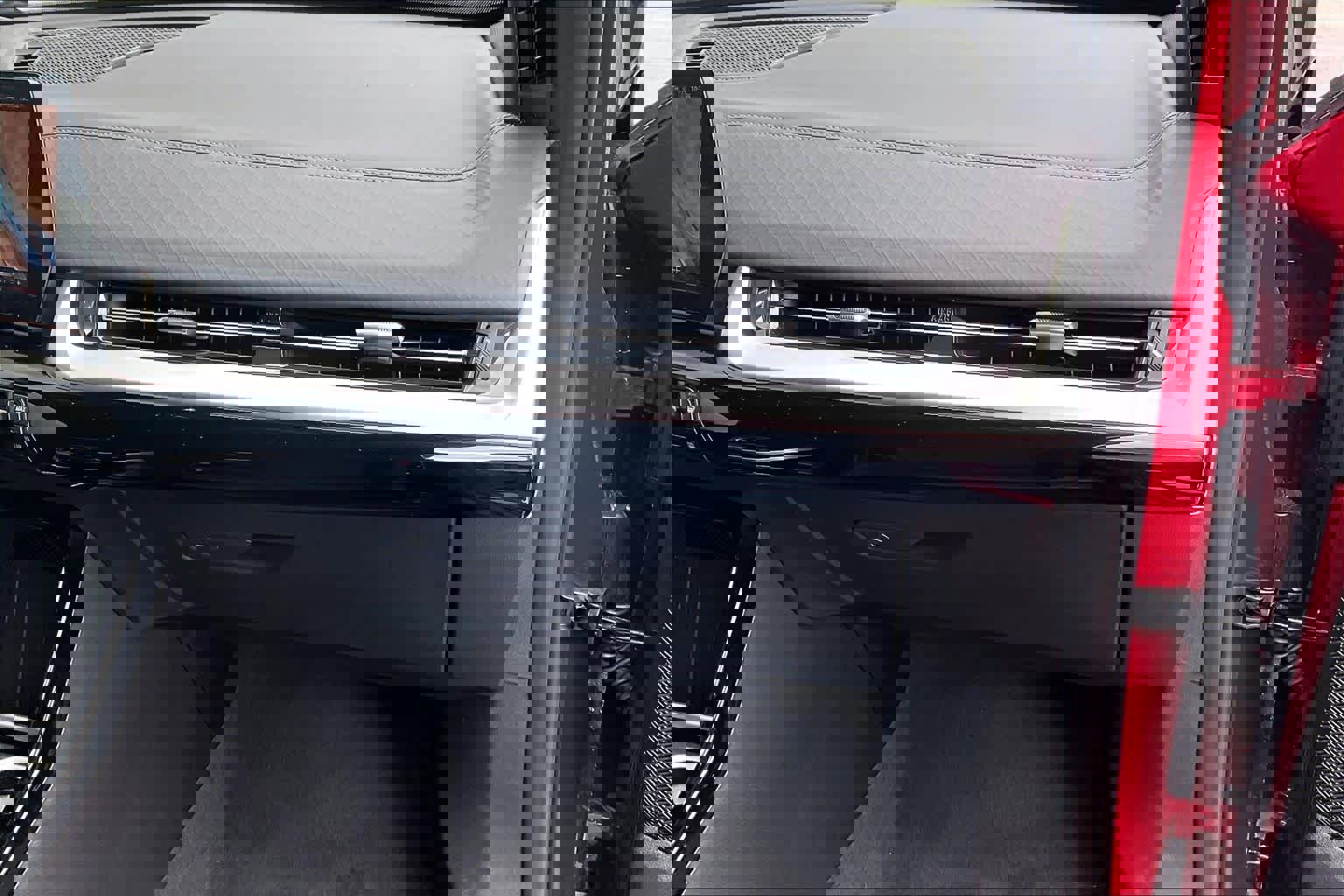 Certified 2025 BMW X2 xDrive28i w/ Premium Package image 20