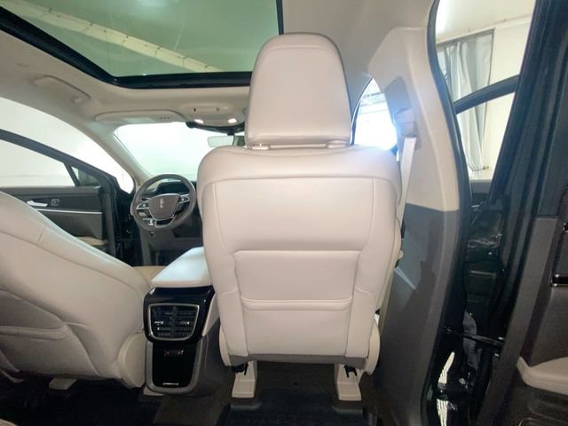 Used 2023 Lincoln Nautilus Reserve AWD/4WD image 36
