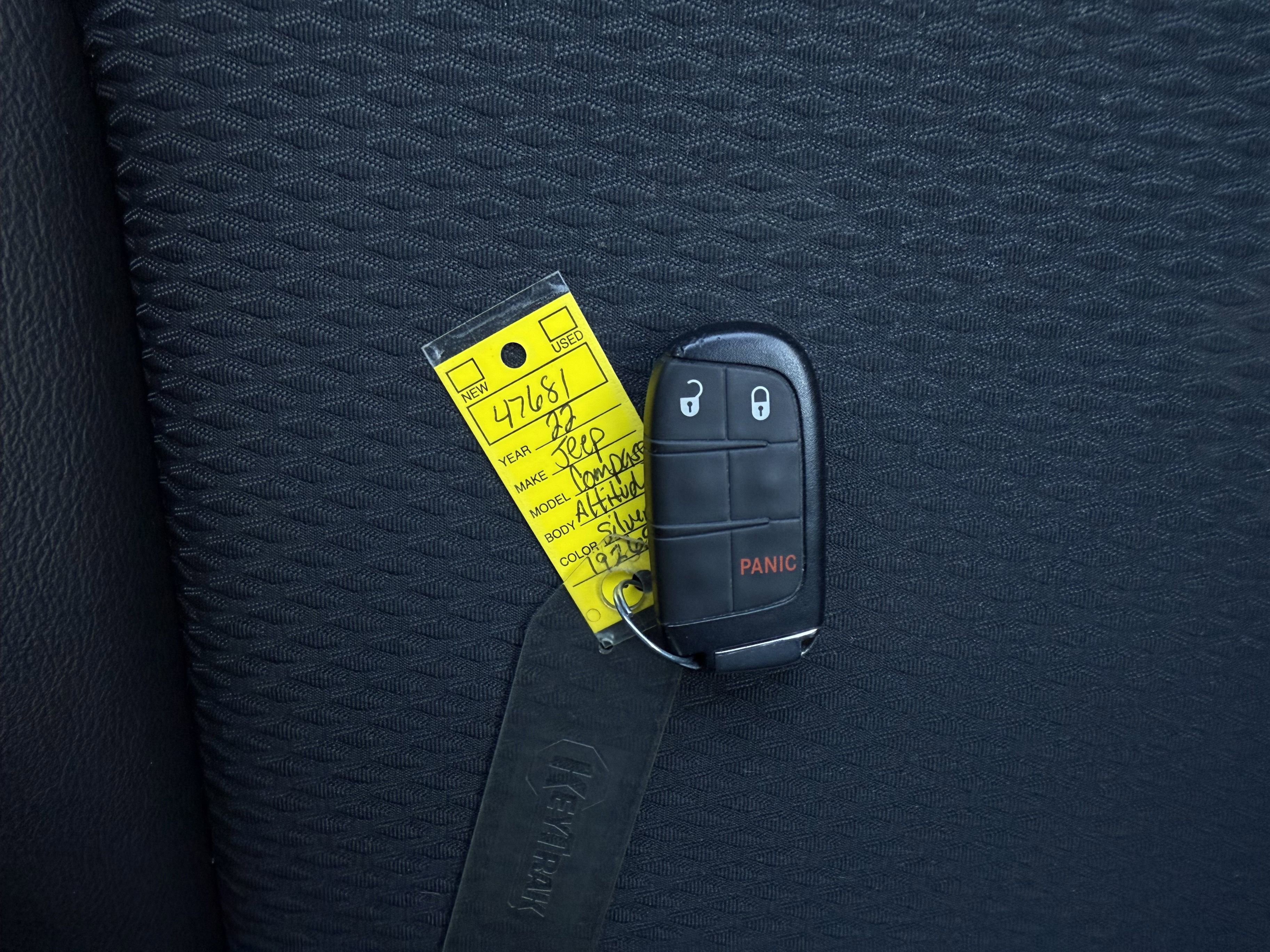 Used 2022 Jeep Compass Altitude image 29