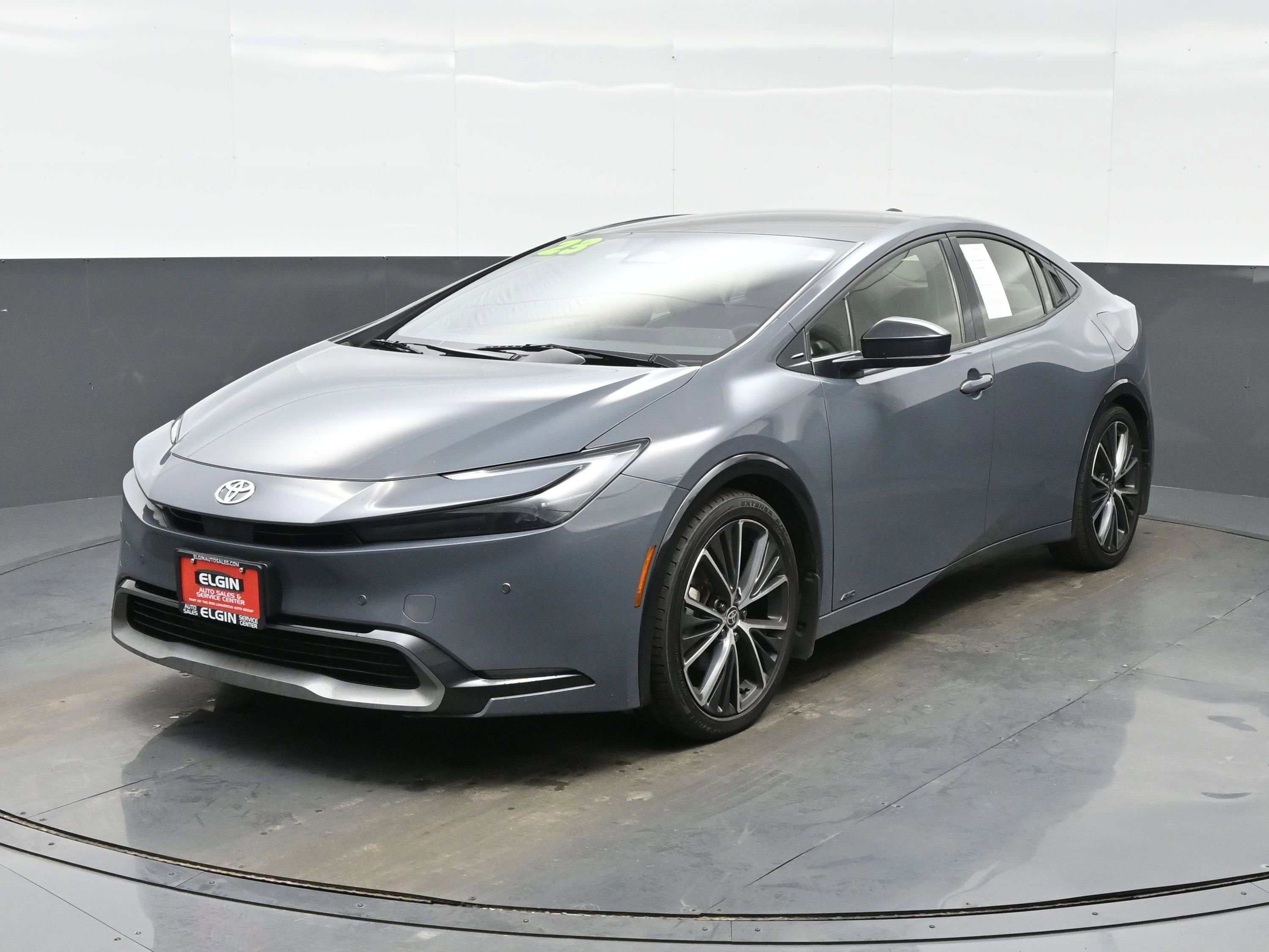 Used 2023 Toyota Prius XLE AWD/4WD image 2