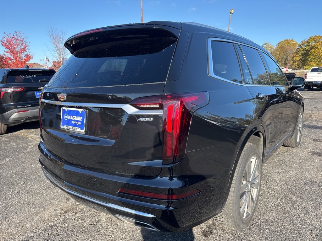 Used 2021 Cadillac XT6 Premium Luxury image 3