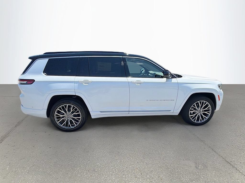 New 2026 Jeep Grand Cherokee L Summit AWD/4WD image 3