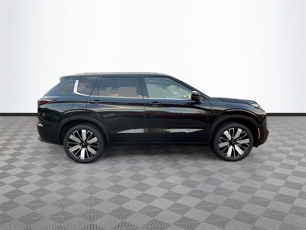 New 2025 Mitsubishi Outlander SEL image 4