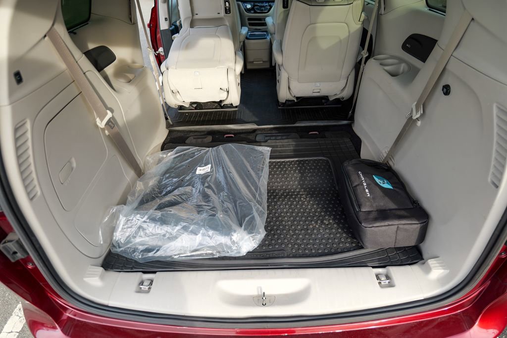 Used 2018 Chrysler Pacifica Limited w/ Advanced Safetytec Group image 59