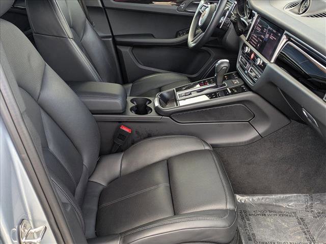 Used 2024 Porsche Macan image 22