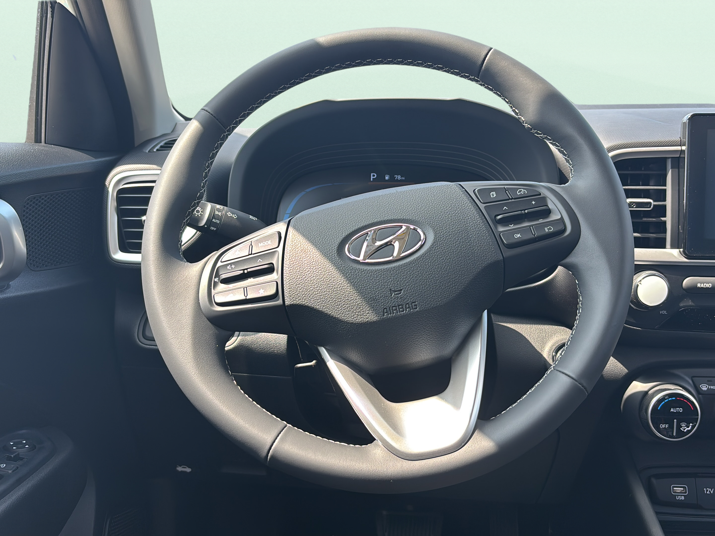 New 2026 Hyundai Venue SEL FWD image 12