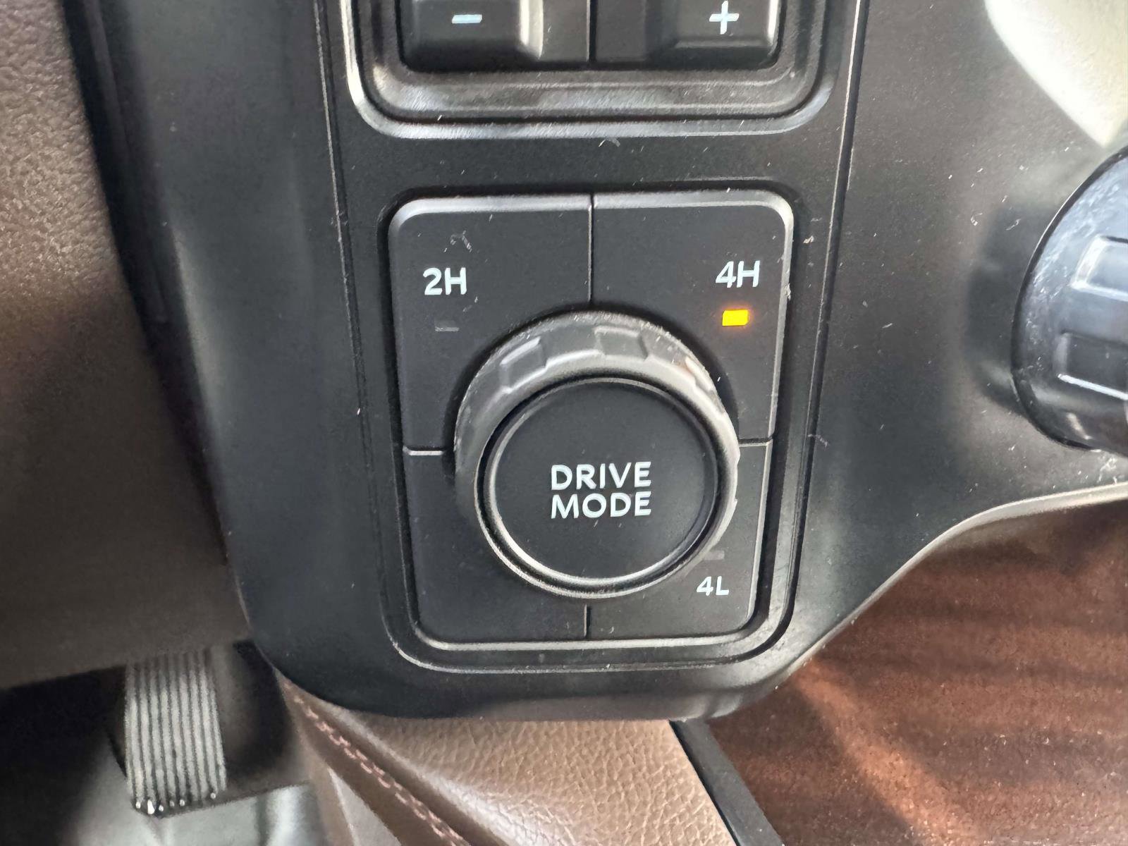 Used 2023 Ford F450 King Ranch w/ Chrome Package image 39