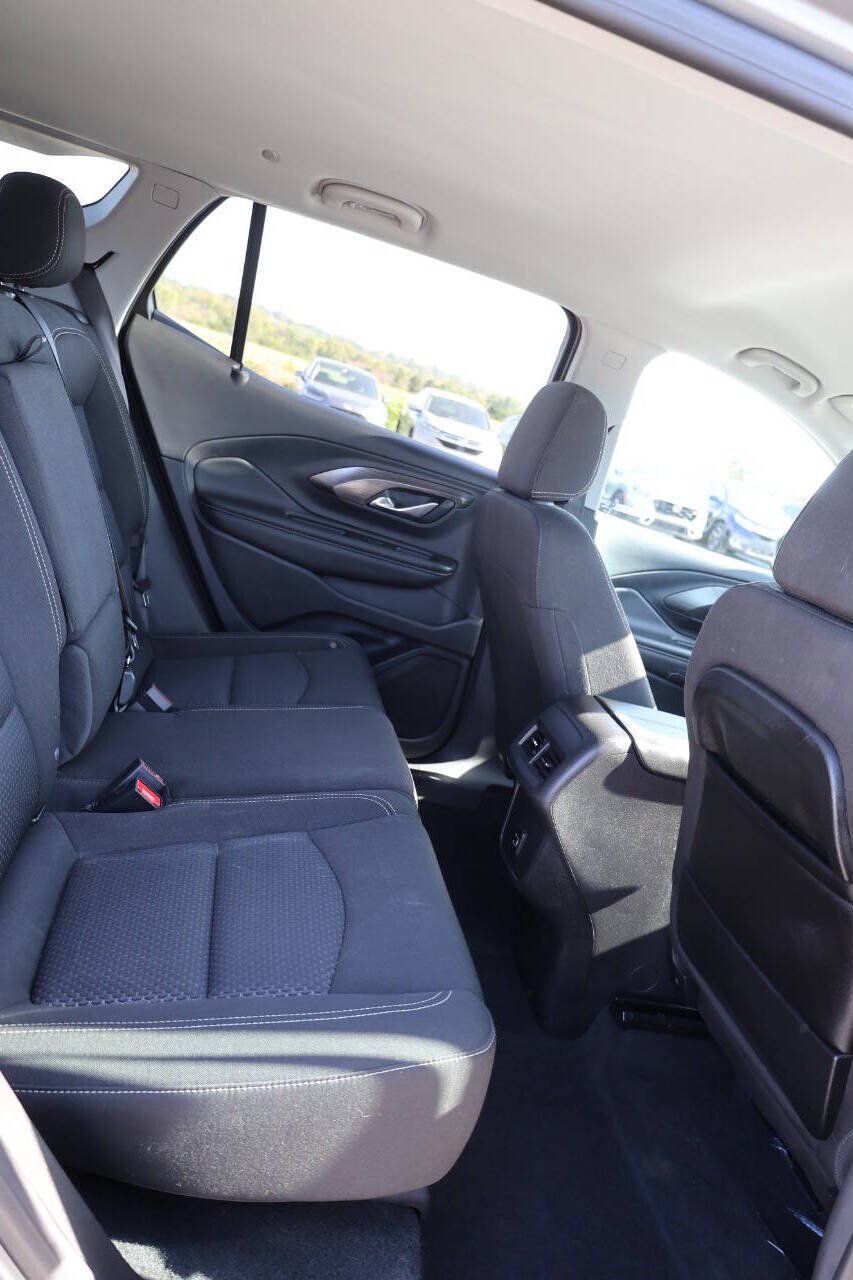 Used 2024 GMC Terrain SLE AWD/4WD image 16