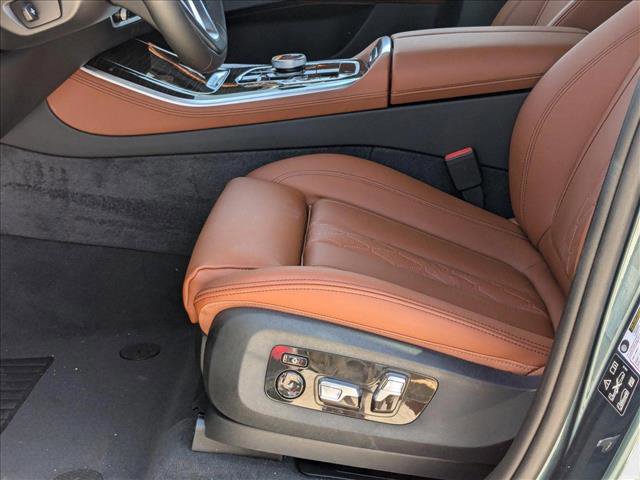 Used 2025 BMW X5 xDrive40i w/ Executive Package image 4