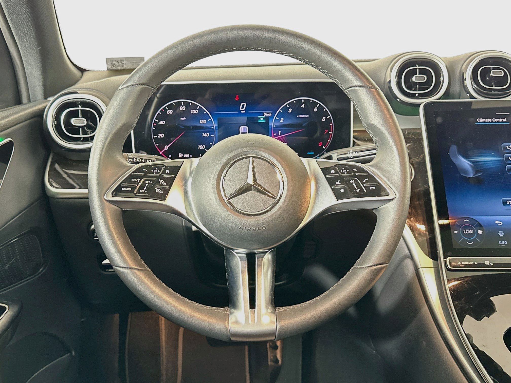 Used 2026 Mercedes-Benz GLC 300 image 18