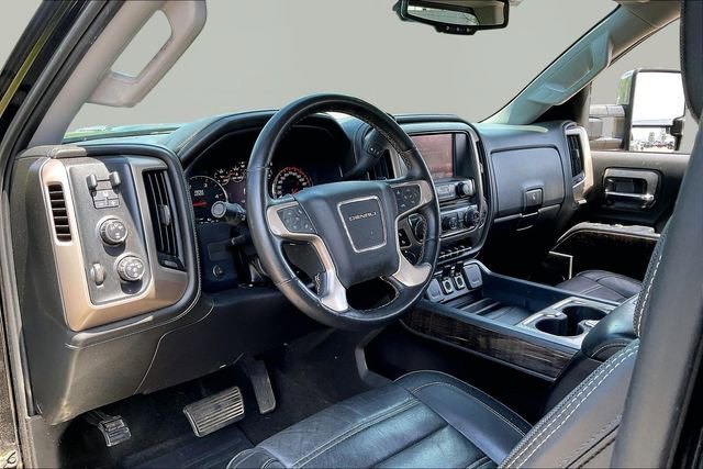 Used 2015 GMC Sierra 2500 Denali w/ Duramax Plus Package AWD/4WD image 12