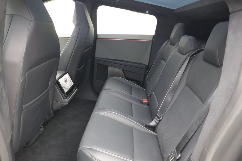 Used 2024 Tesla Cybertruck AWD Crew Cab image 23