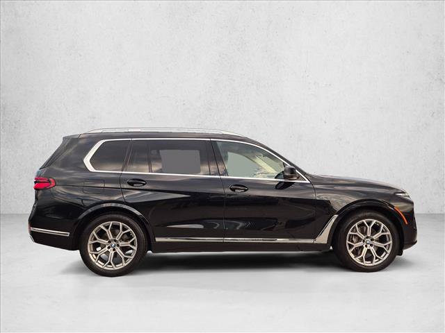 Used 2024 BMW X7 xDrive40i w/ Premium Package AWD/4WD image 4
