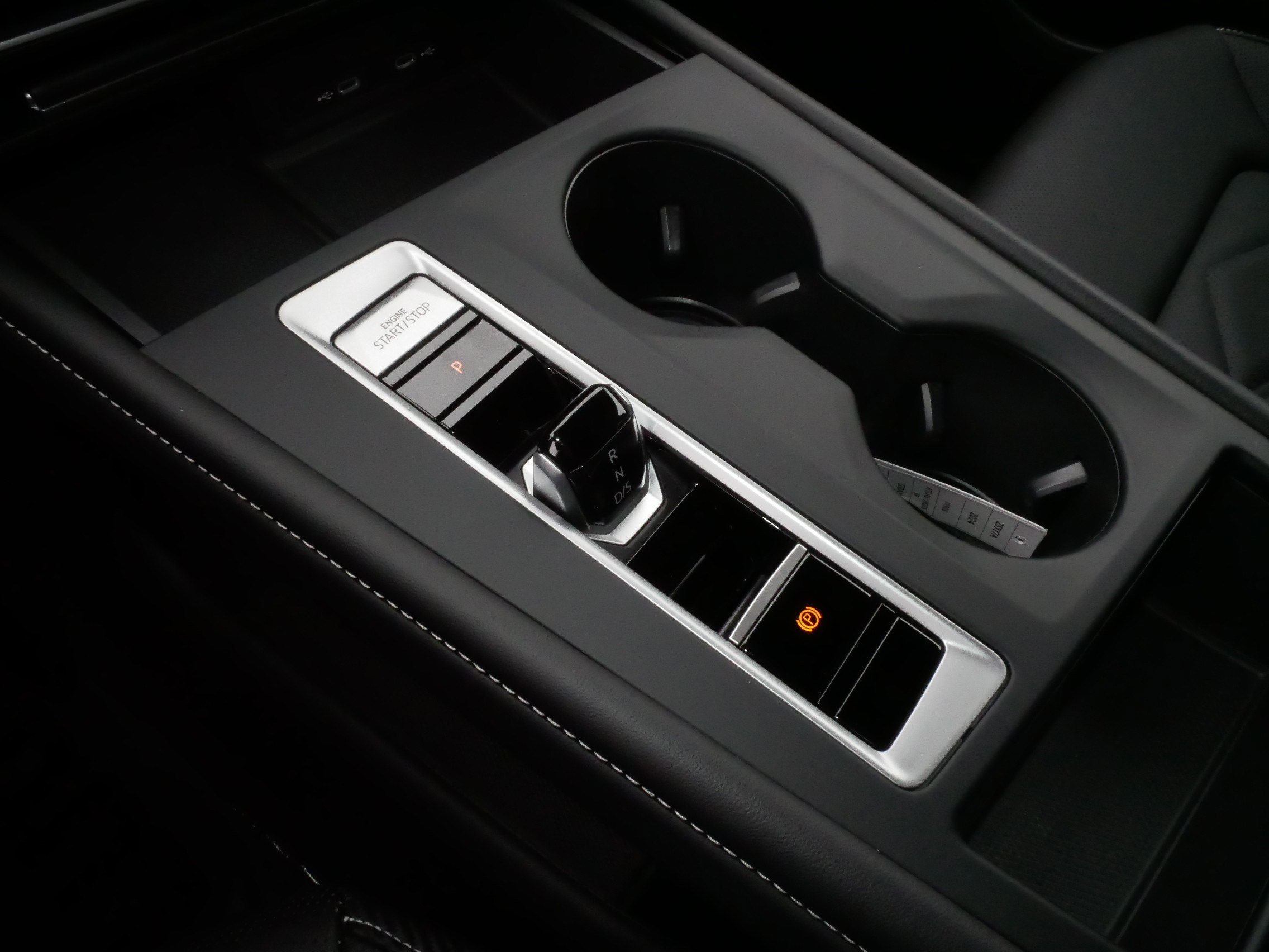 Used 2024 Volkswagen Atlas Cross Sport SE image 25