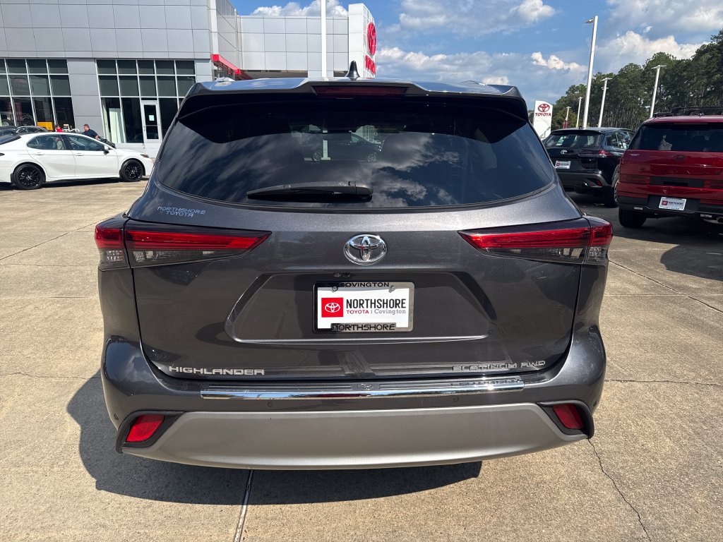 Certified 2021 Toyota Highlander Platinum AWD/4WD image 5