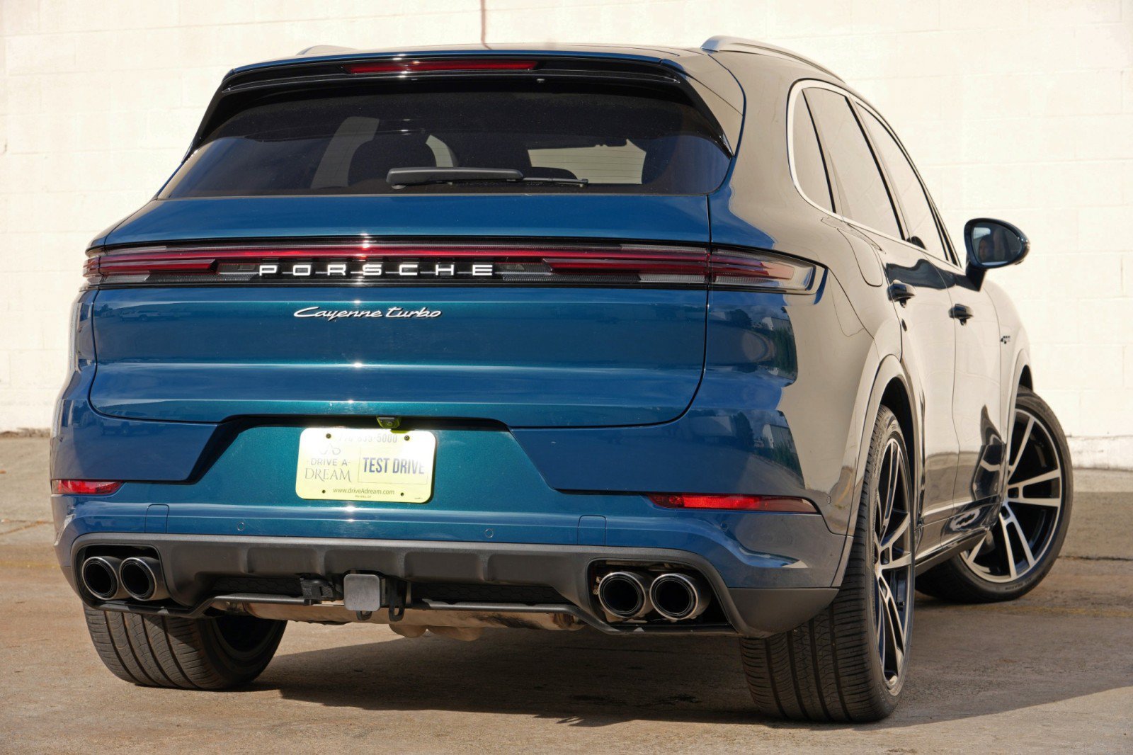 Used 2024 Porsche Cayenne Turbo AWD/4WD image 5